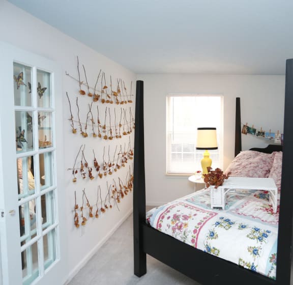 Eagle Creek Court Apartments in Indianapolis IN